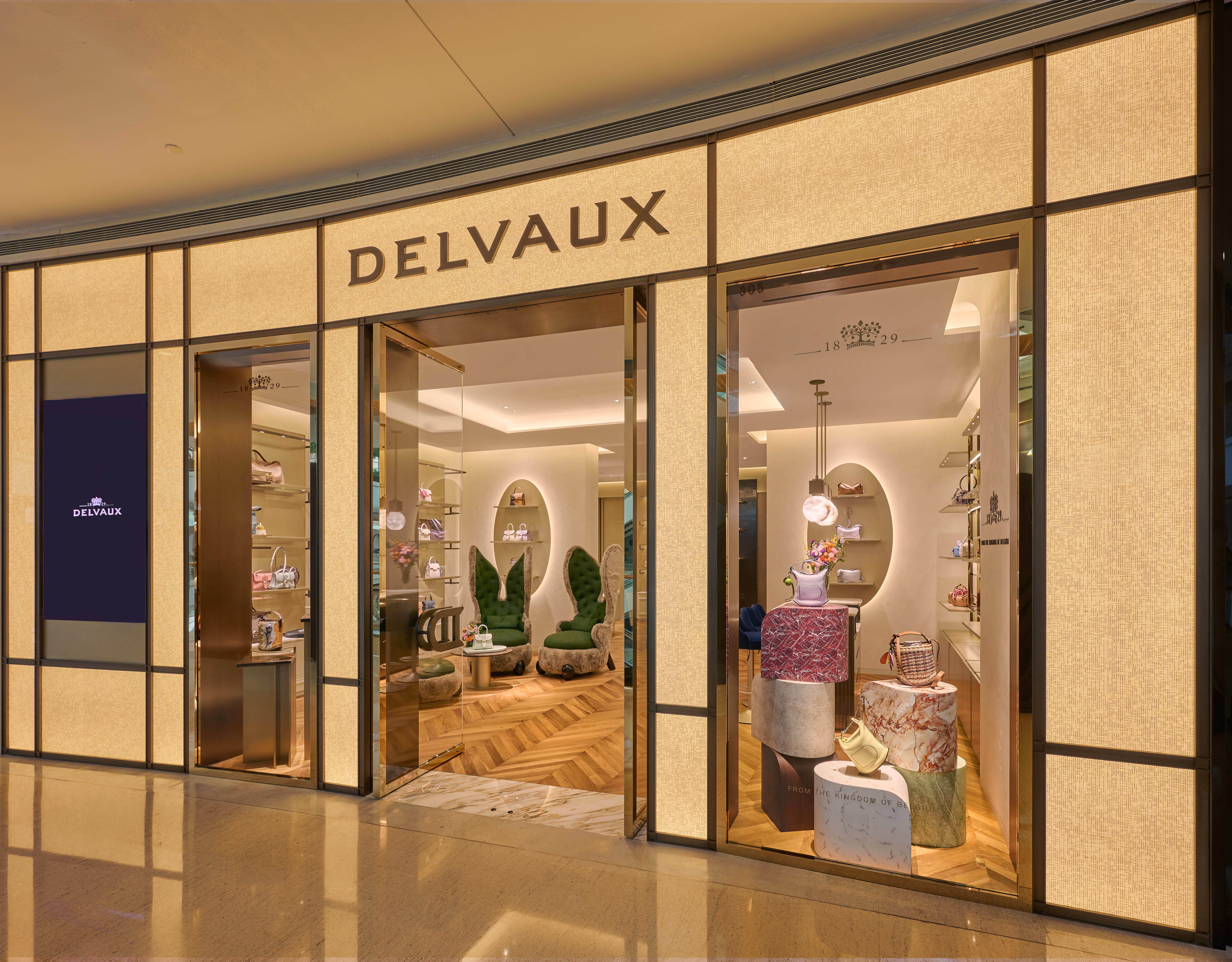 01 Delvaux Shanghai P66 Boutique Facade