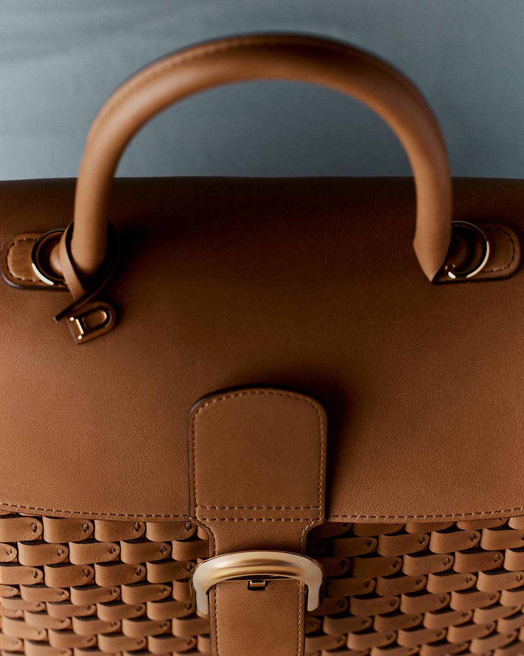 20260321 ATIAFFAY DELVAUX ECOM J3 STILL BRILLANT ARSENAL TAN 2602 4x5 1