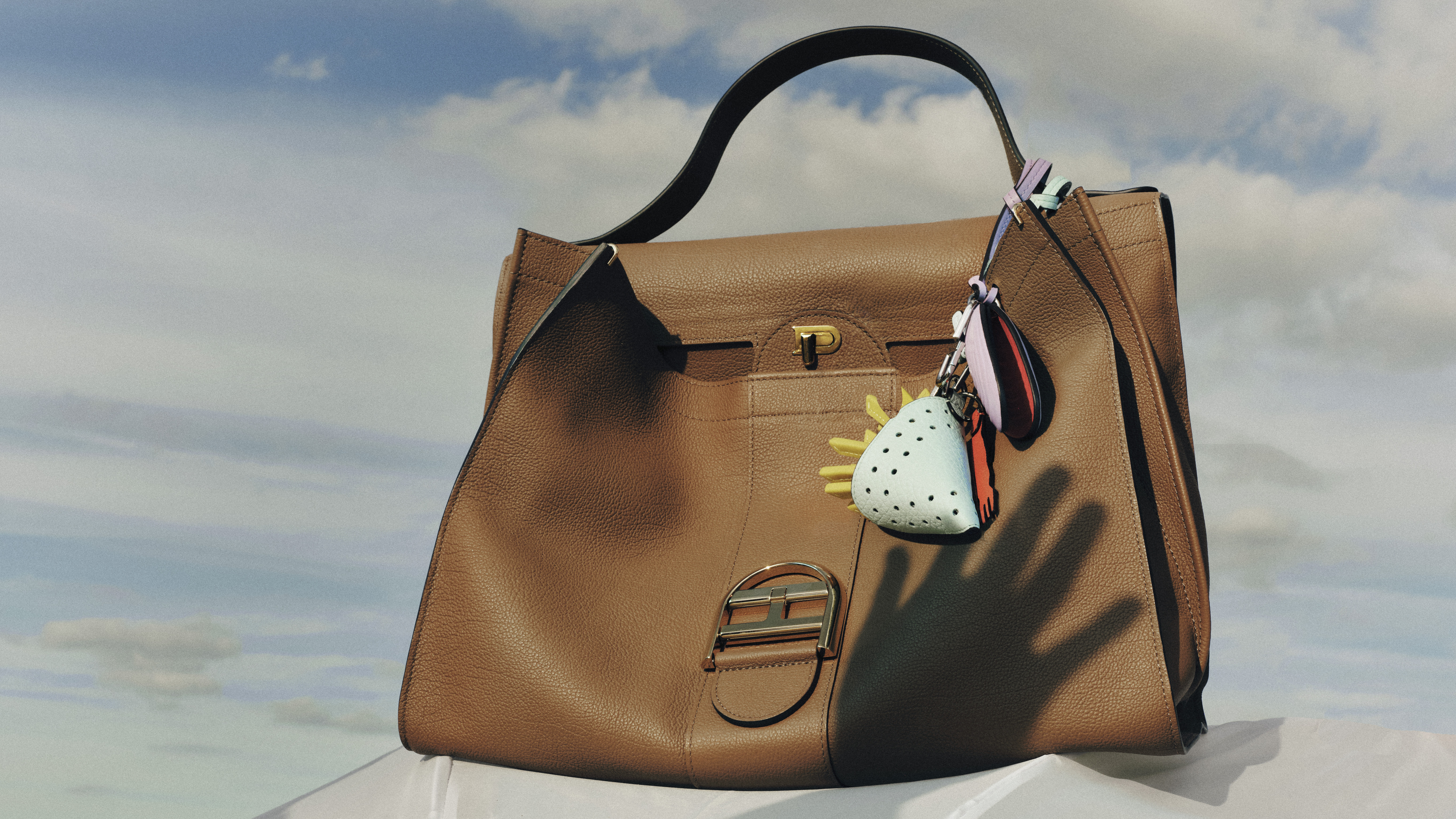 DELVAUX HIGHSUMMER BRILLANT TEMPO CHARMS 01