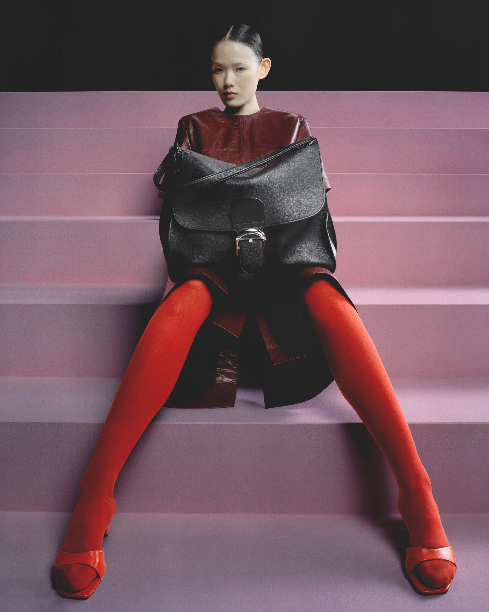 DELVAUX SS26 HIGHSUMMER COLORPOP LENNERTMADOU BRILLANT TEMPO 01