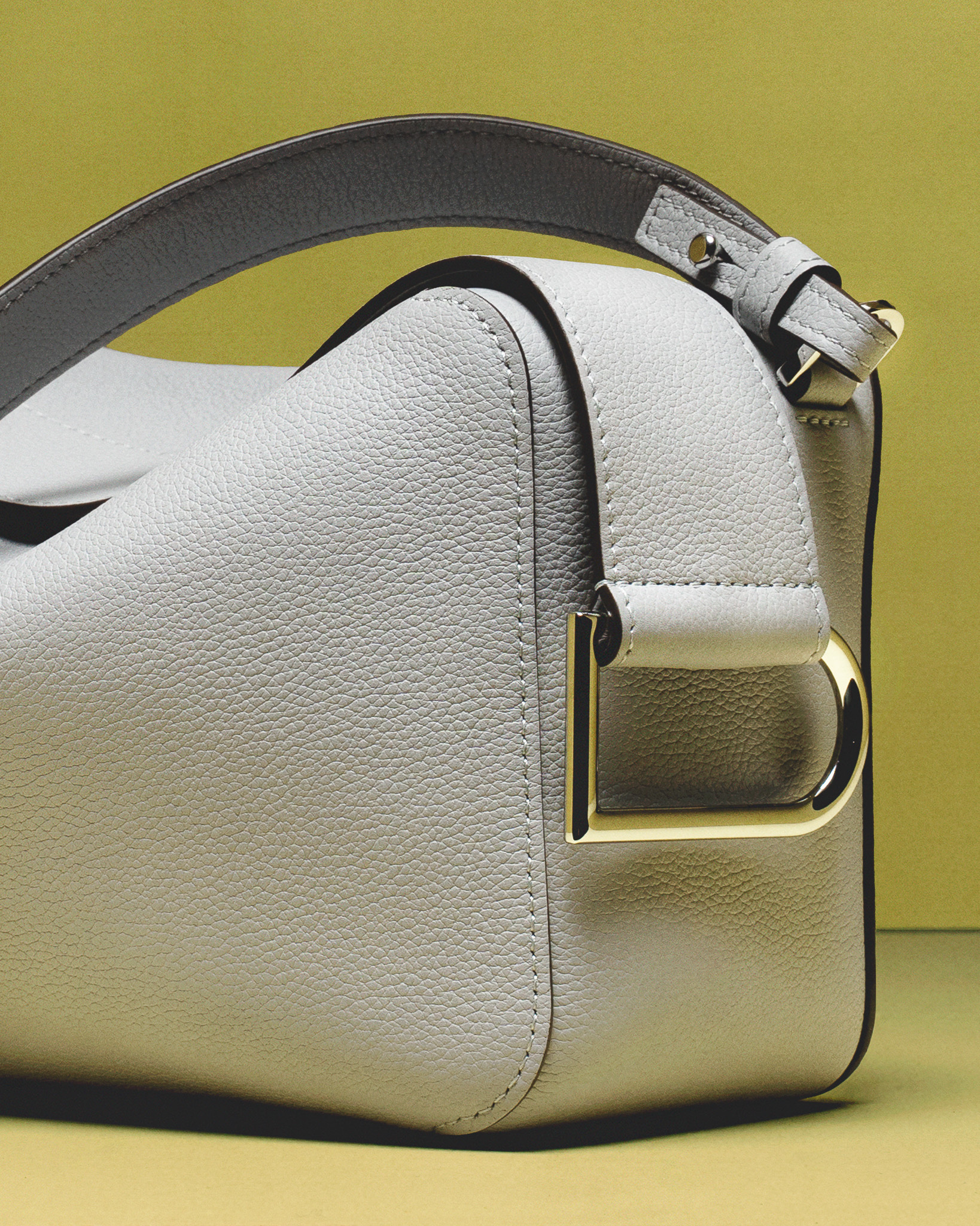 DELVAUX SS26 HIGHSUMMER COLORPOP LENNERTMADOU COOL MOVE 01 1