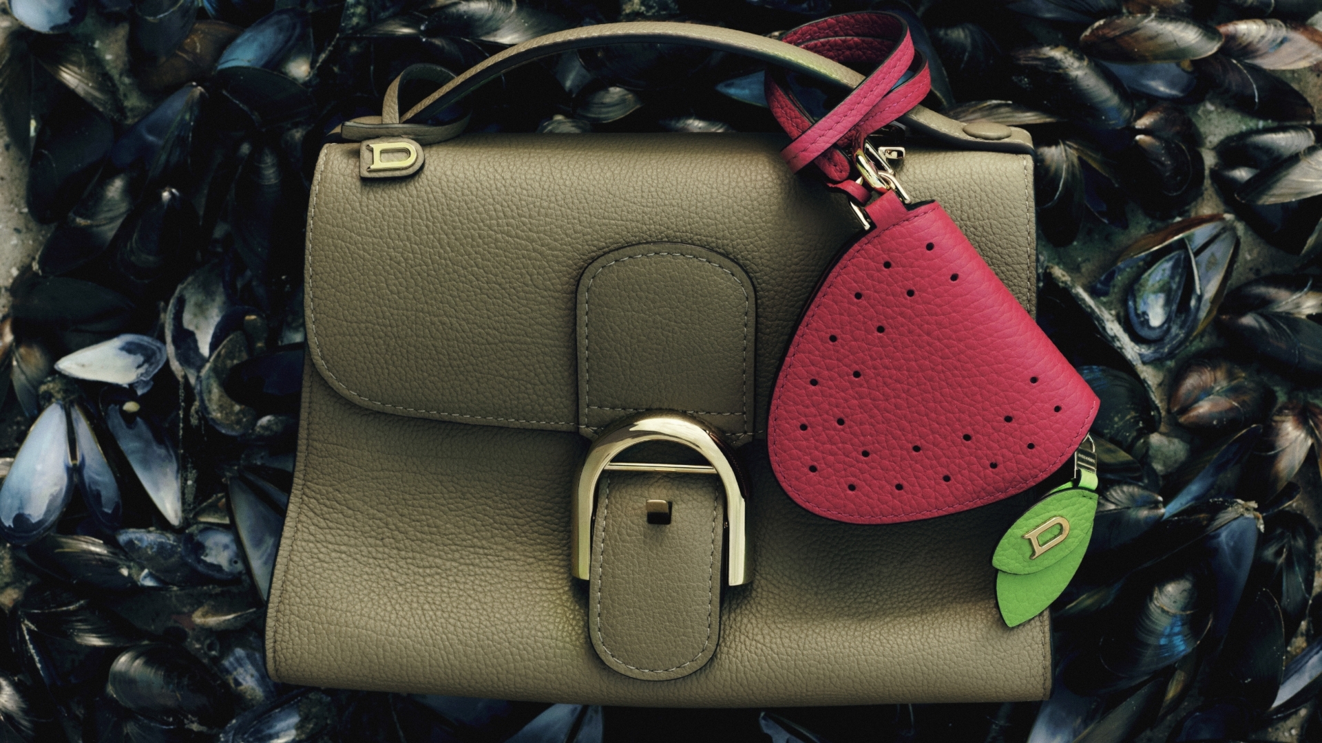 DELVAUX SS26 HIGHSUMMER TEMPOS CHARMS 01