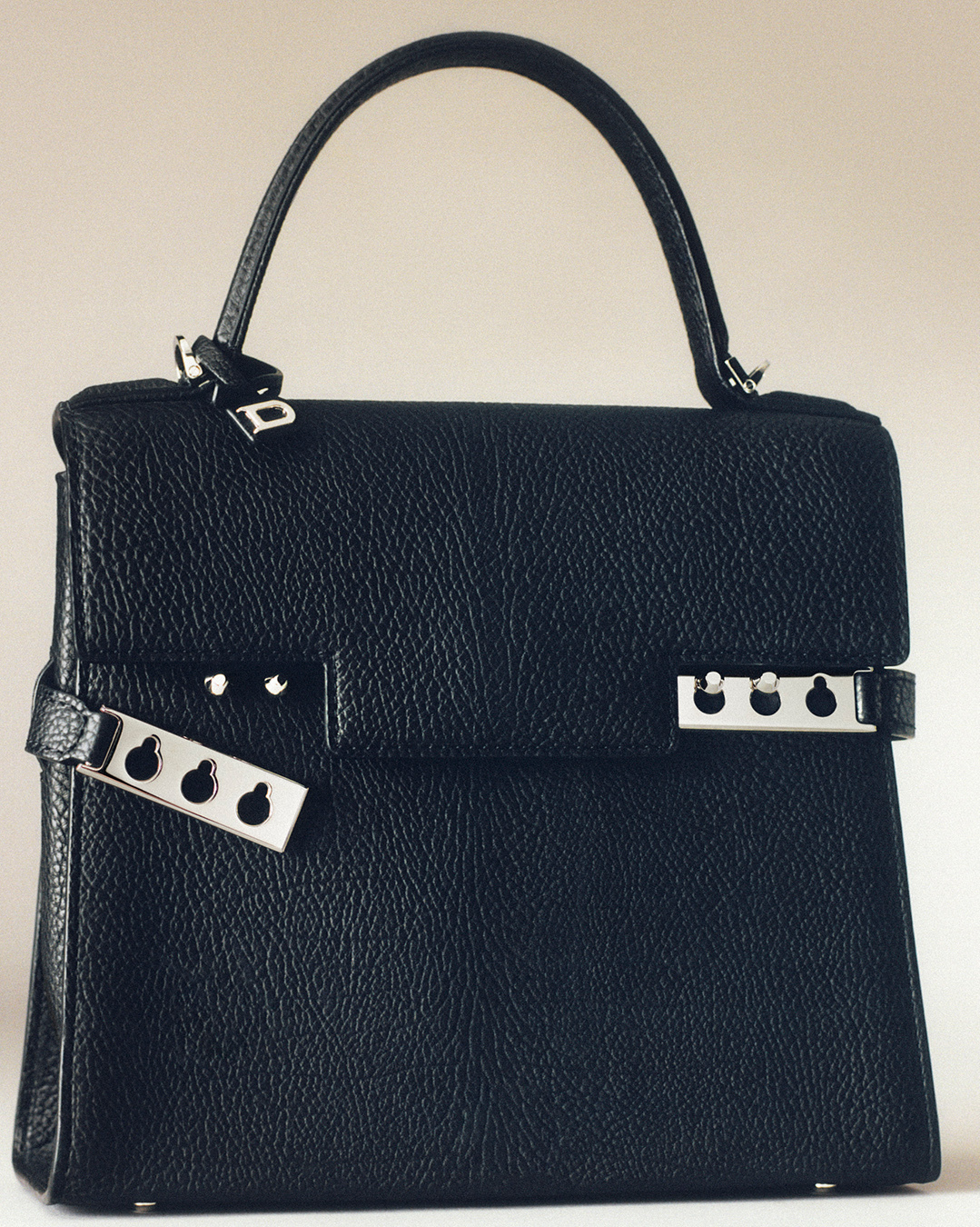 TEMPETE FAMILY BLACK 01